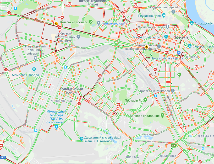В Киеве образовались многочисленные пробки